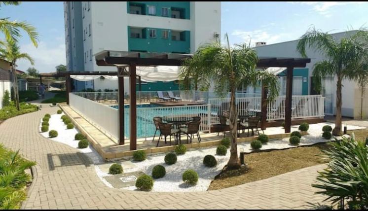شقة Piçarras  في Apto Em Easy Club Encantador Com Piscina. المظهر الخارجي الصورة